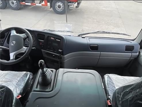 الديزل 170HP قوة مخصصة للطرق الوعرة المركبات العسكرية 4x4 حافلة 6 م الجسم 17 مقعدًا