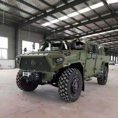الصين دونغفنغ على الطرق الوعرة سيارة قيادة عسكرية مضادة للرصاص 4x4 محرك ديزل 300 حصان