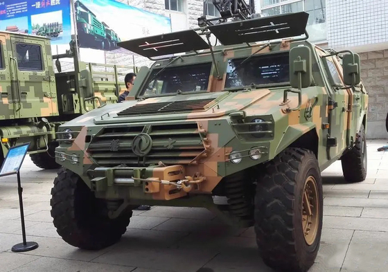 DONGFENG CSK141 مركبة هجومية عسكرية مضادة للرصاص للطرق الوعرة 10 مقاعد 200 حصان 4x4