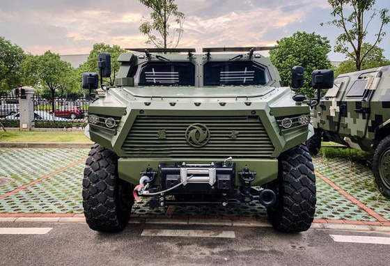 الصين الدفاع عن الرصاص المركبات العسكرية المخصصة للطرق الوعرة 6x6 300hp معدات ساحة المعركة