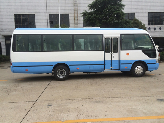 ديزل Coach Coaster Bus 30 مقعدًا ، ثلاجة تكييف هواء ناقل الحركة اليدوي 140 حصانًا