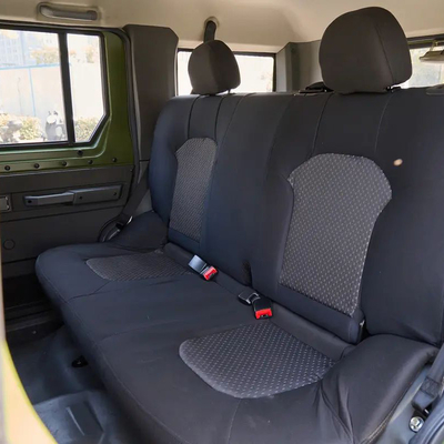 تخصيص الطرق الوعرة BJ2036 نموذج 4x4 IVECO ديزل 136 حصان 4WD SUV 5 مقاعد سيارة قيادة