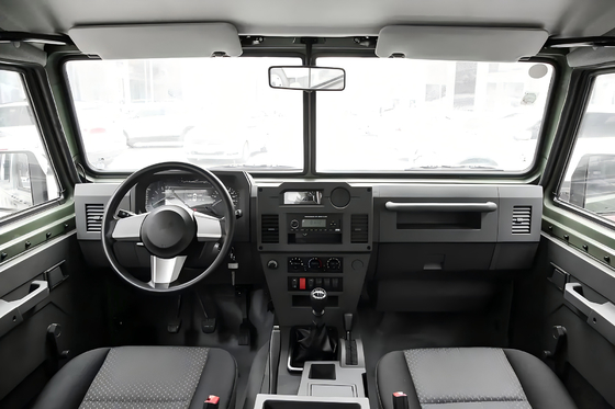 تخصيص الطرق الوعرة BJ2036 نموذج 4x4 IVECO ديزل 136 حصان 4WD SUV 5 مقاعد سيارة قيادة