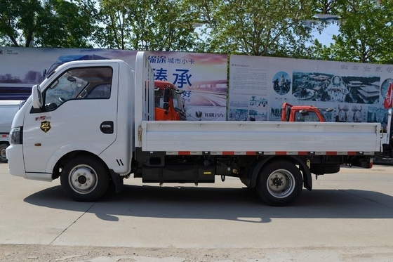 Euro 6 Emission Dongfeng Light Cargo Truck 1650mm Cab GVW 3.5T - 4.5T