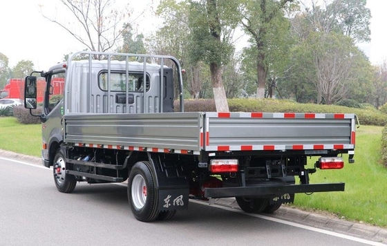 حاوية البضائع الخفيفة Cummins Diesel Trucks Deluxe Edition 4x2 DONGFENG
