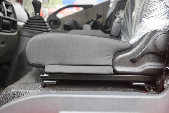 شاحنة بضائع خفيفة قابلة للتخصيص GVW 7.5-18Ton Euro 2 ~ Euro 6 Emission Lorry Van Trucks