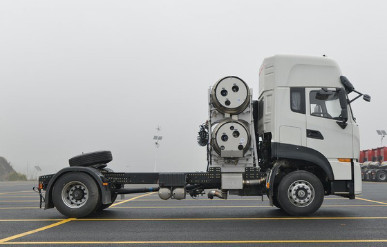 نقل البضائع LNG CNG جرار مقطورة 500HP محرك الجر كتلة 32.4 طن