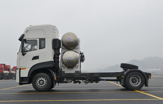 نقل البضائع LNG CNG جرار مقطورة 500HP محرك الجر كتلة 32.4 طن