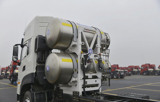 نقل البضائع LNG CNG جرار مقطورة 500HP محرك الجر كتلة 32.4 طن