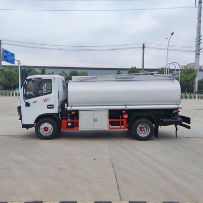 بنزين ديزل وقود ناقلة شاحنة 4x2 Wheel 4.5 Cbm Kerosene Oil Transportation Truck