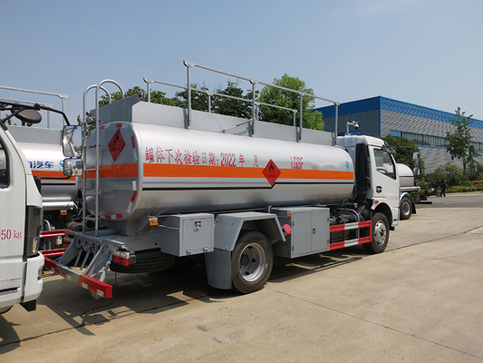 170 HP شاحنة نقل زيت محرك الديزل 8.5 CBM قاعدة العجلات 3800 مم