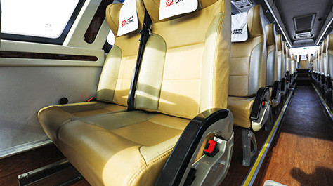 375 HP 49 Seater Luxury Coach Travel لون مخصص Euro 5 6 ناقل حركة يدوي