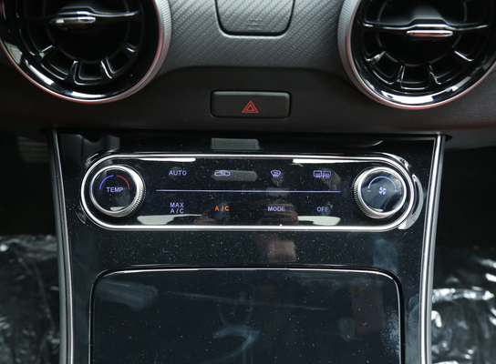 DONGFENG Gas Petrol Power SUV Car مستقل تعليق 197HP